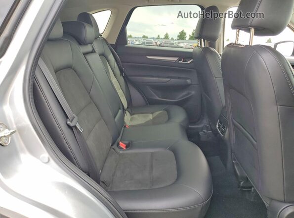JM3KFACM5J1422473 2018 MAZDA CX-5 Серебряный Вид задней части салона