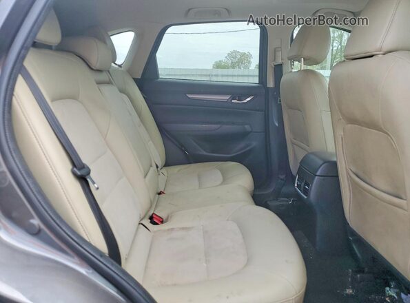 JM3KFACM6J1456342 2018 MAZDA CX-5 Gray Widok wnętrza z tyłu