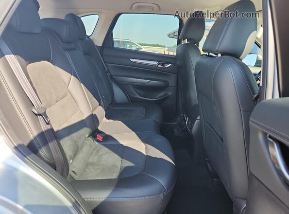 JM3KFACM8J0316833 2018 MAZDA CX-5 Silver Vista interior trasera