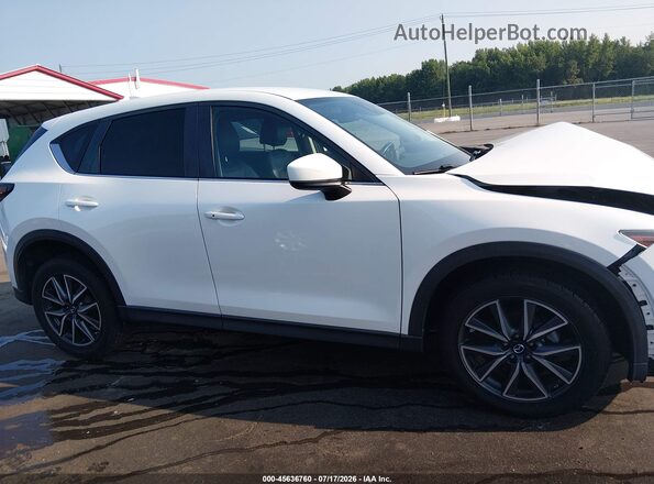 JM3KFACM9J0336458 2018 MAZDA CX-5 White Widok wnętrza z tyłu