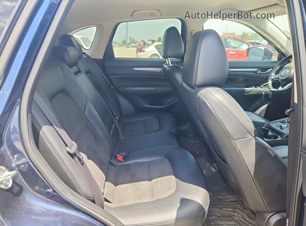 JM3KFACM9J1365808 2018 MAZDA CX-5 Blue Vista interior trasera