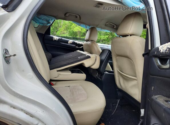 JM3KFACM9K0686724 2019 MAZDA CX-5 White Rear seats view
