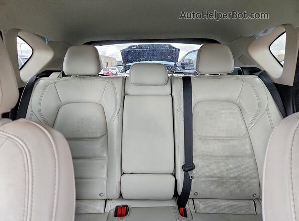 JM3KFADM0J1348779 2018 MAZDA CX-5 Gray Widok tylnych siedzeń