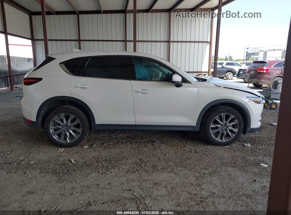 JM3KFADM3L0783241 2020 MAZDA CX-5 White Widok wnętrza z tyłu