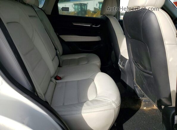 JM3KFADM5J1390817 2018 MAZDA CX-5 White Вид задньої частини салону