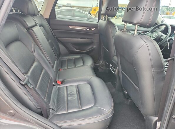 JM3KFADM5L0809466 2020 MAZDA CX-5 Gray Vista de los asientos traseros