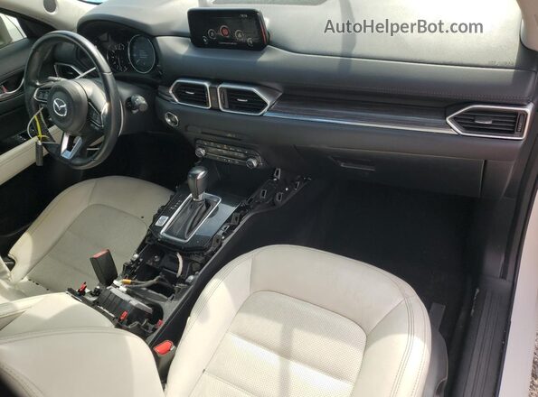 JM3KFADM8K1525242 2019 MAZDA CX-5 White Vista del salpicadero