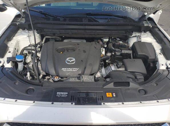 JM3KFADM8K1525242 2019 MAZDA CX-5 White Vista del compartimento del motor