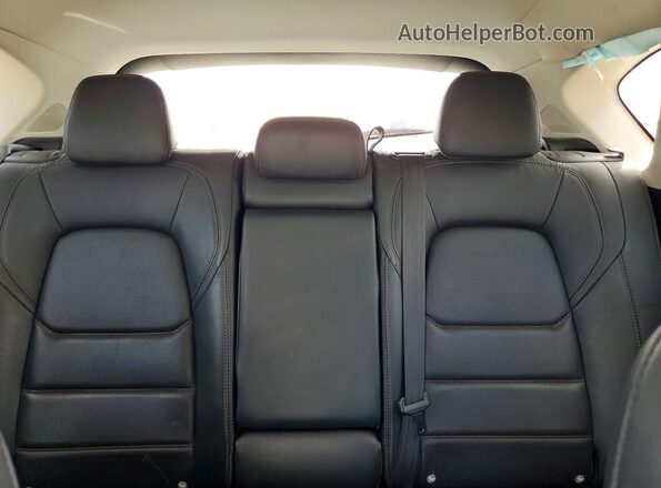 JM3KFADM9J0330089 2018 MAZDA CX-5 Gray Vista de los asientos traseros