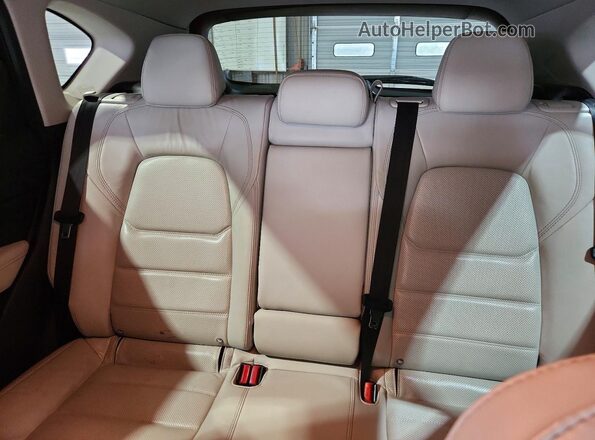 JM3KFADM9J1308474 2018 MAZDA CX-5 White Vista de los asientos traseros