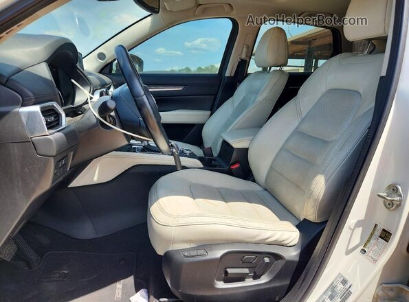 JM3KFADM9K1646023 2019 MAZDA CX-5 White Вид салону спереду