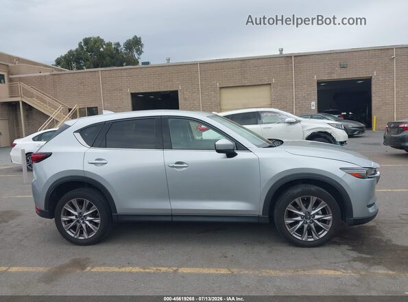 JM3KFADMXL0727457 2020 MAZDA CX-5 Silver Widok wnętrza z tyłu