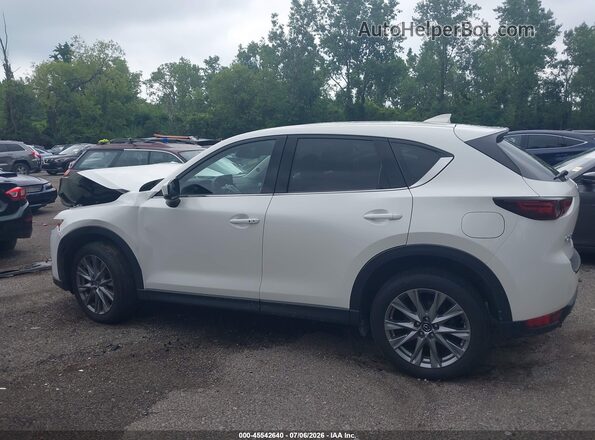 JM3KFBAY0M0308533 2021 MAZDA CX-5 White Widok wnętrza z tyłu