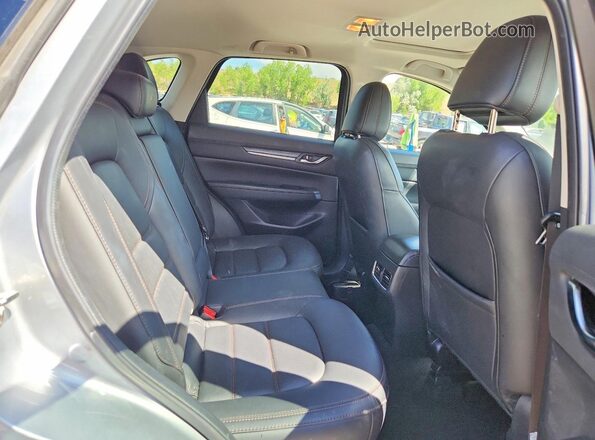 JM3KFBAY9L0751553 2020 MAZDA CX-5 Silver Vista interior trasera
