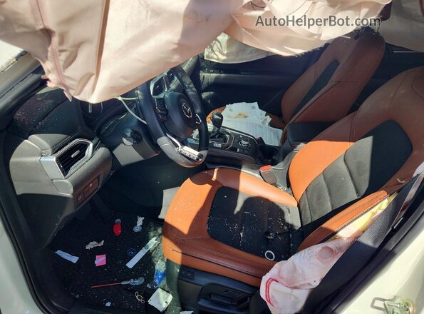 JM3KFBAY9R0488666 2024 MAZDA CX-5 Белый Вид салона спереди