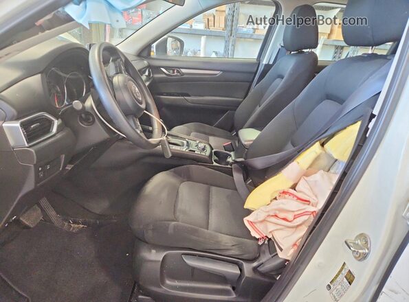 JM3KFBBL0H0125772 2017 MAZDA CX-5 White Front interior view