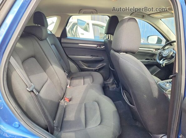 JM3KFBBL0H0156309 2017 MAZDA CX-5 Синий Вид задней части салона