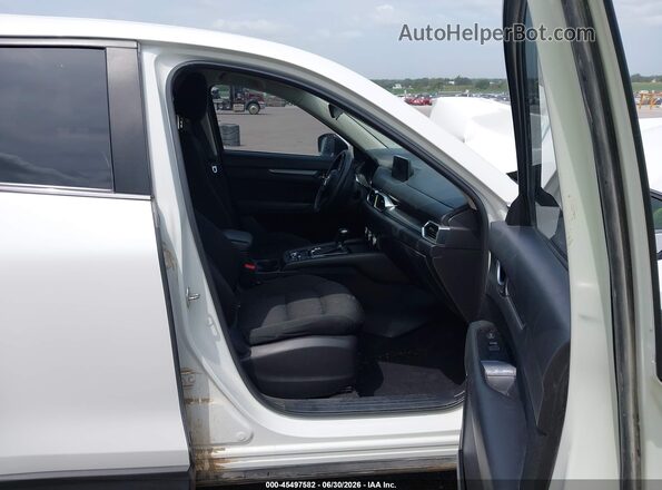 JM3KFBBL1H0143682 2017 MAZDA CX-5 Белый Вид салона спереди