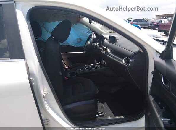 JM3KFBBLXH0108218 2017 MAZDA CX-5 White Front interior view