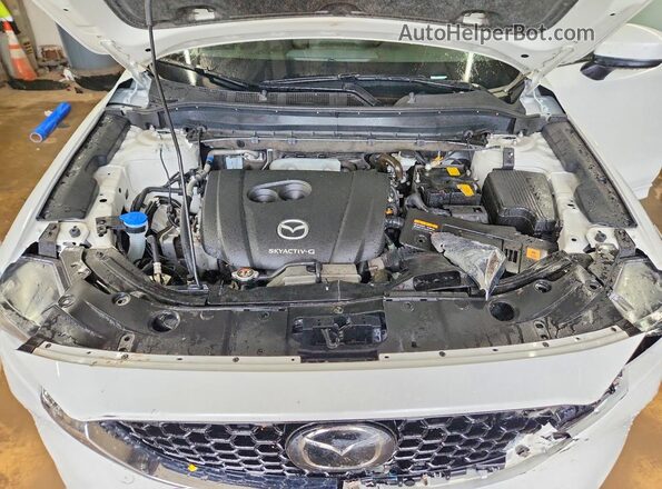 JM3KFBBLXS0679666 2025 MAZDA CX-5 White Vista del compartimento del motor