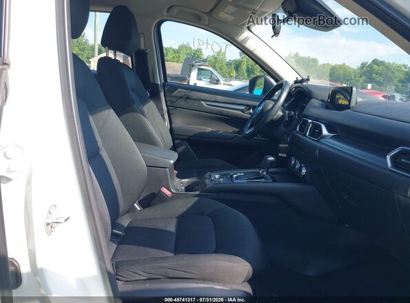 JM3KFBBM2J0452446 2018 MAZDA CX-5 White Front interior view