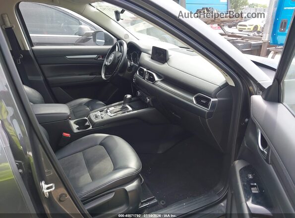 JM3KFBCL0H0133661 2017 MAZDA CX-5 Gray Front interior view