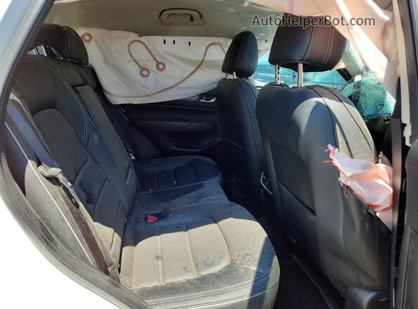 JM3KFBCL7R0420027 2024 MAZDA CX-5 White Vista de los asientos traseros