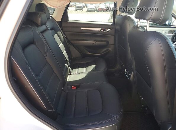 JM3KFBCL8R0496629 2024 MAZDA CX-5 White Vista de los asientos traseros