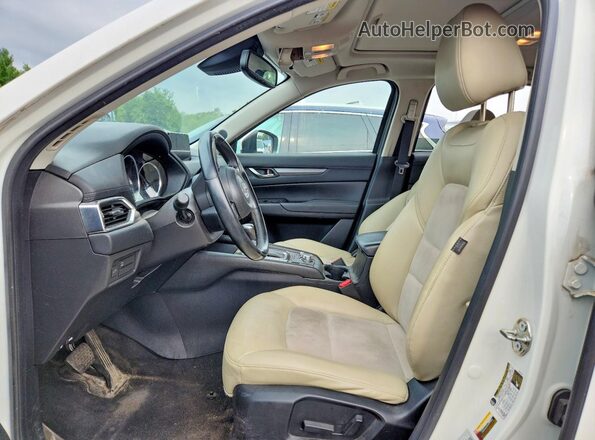 JM3KFBCLXH0175190 2017 MAZDA CX-5 White Front interior view