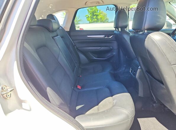 JM3KFBCM2L0759455 2020 MAZDA CX-5 White Rear interior view