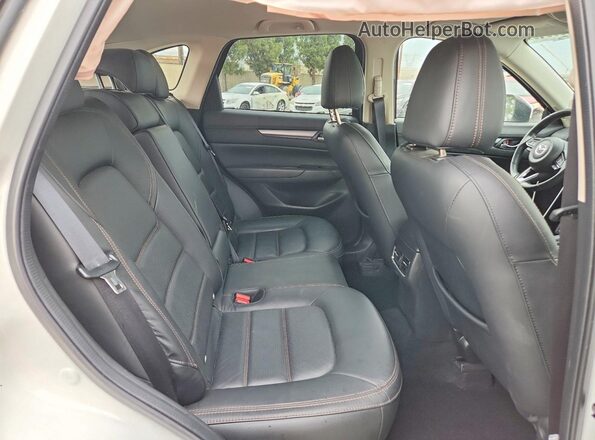 JM3KFBCM5P0163553 2023 MAZDA CX-5 White Vista de los asientos traseros