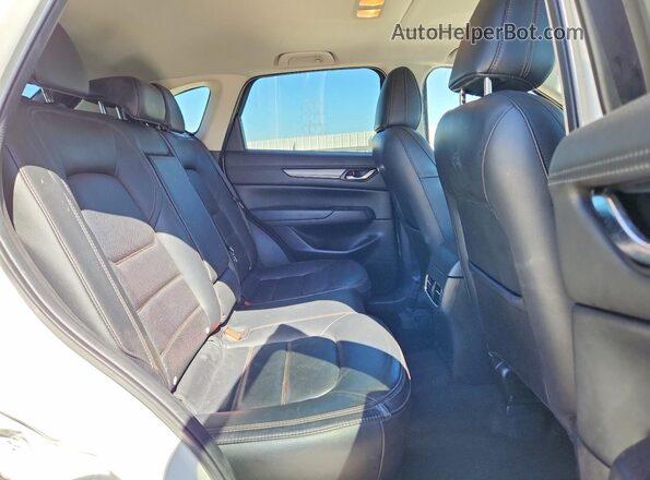 JM3KFBCM7M0456026 2021 MAZDA CX-5 White Vista interior trasera