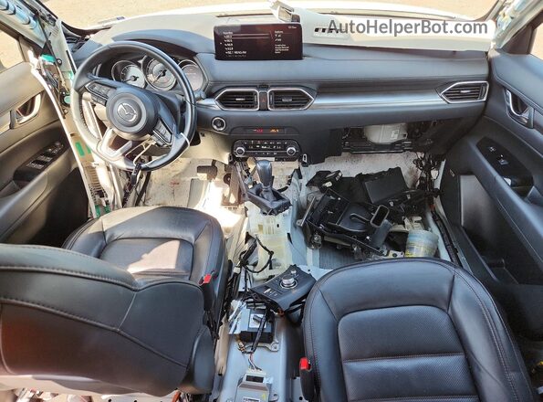 JM3KFBCM9M0336728 2021 MAZDA CX-5 White Vista del salpicadero