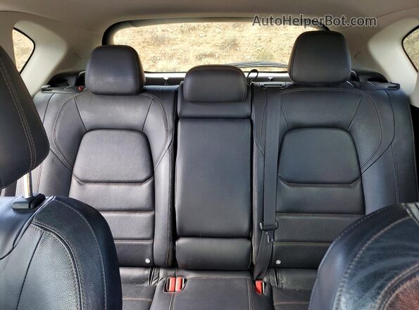 JM3KFBDL9H0147573 2017 MAZDA CX-5 Charcoal Vista de los asientos traseros