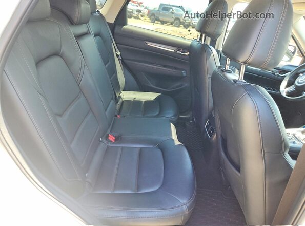 JM3KFBDM1J0440821 2018 MAZDA CX-5 White Rear interior view