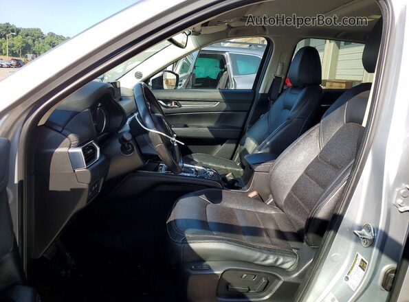 JM3KFBDM3J0328053 2018 MAZDA CX-5 Silver Widok wnętrza z przodu