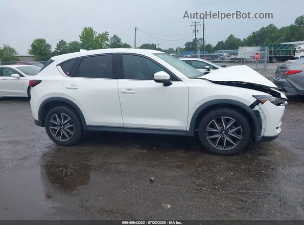 JM3KFBDM3J0450122 2018 MAZDA CX-5 White Widok wnętrza z tyłu