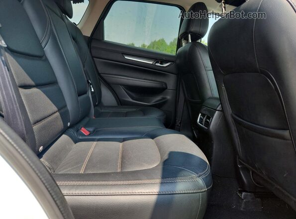 JM3KFBDM7J0378504 2018 MAZDA CX-5 White Вид задніх сидінь