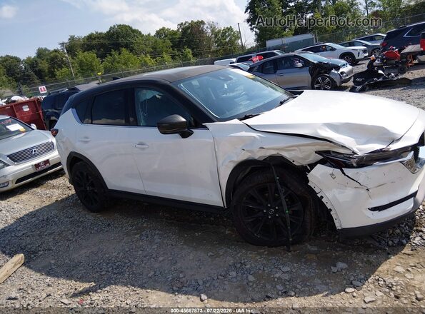 JM3KFBDM8M1358180 2021 MAZDA CX-5 White Widok wnętrza z tyłu