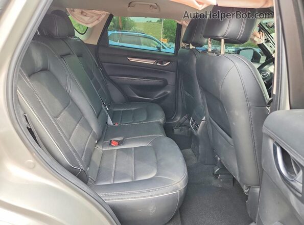 JM3KFBEM1R0383739 2024 MAZDA CX-5 Silver Widok wnętrza z tyłu