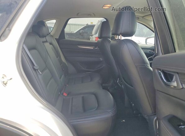 JM3KFBEM2N0645035 2022 MAZDA CX-5 White Вид задньої частини салону