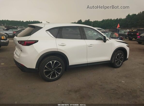 JM3KFBEM7N0559400 2022 MAZDA CX-5 White Вид задньої частини салону