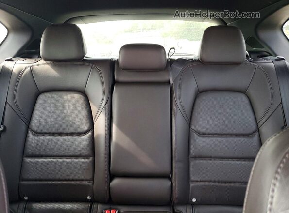 JM3KFBEY8K0689717 2019 MAZDA CX-5 Red Widok tylnych siedzeń