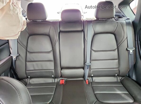 JM3KFBXY7N0623239 2022 MAZDA CX-5 Red Vista de los asientos traseros