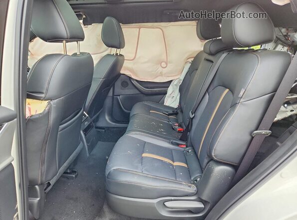 JM3KJDHC5T1210238 2026 MAZDA CX-70 White Rear interior view