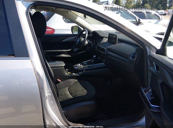 JM3TCABY4J0217900 2018 MAZDA CX-9 Серебряный Вид салона спереди