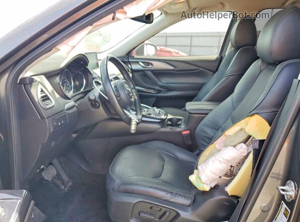 JM3TCACY3J0228451 2018 MAZDA CX-9 Gray Front interior view