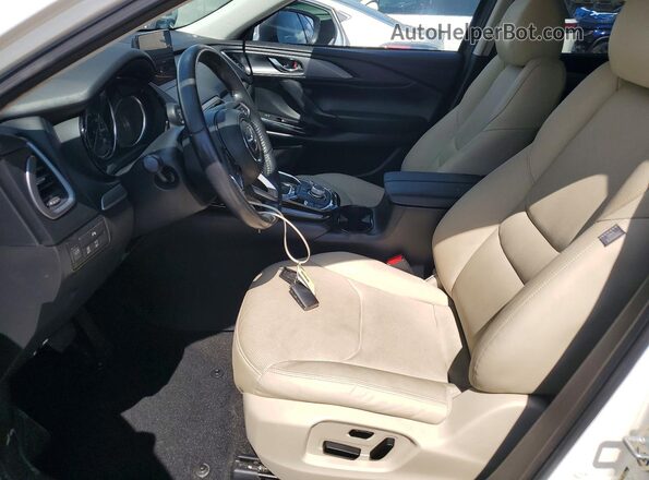 JM3TCACY4L0402840 2020 MAZDA CX-9 White Front interior view