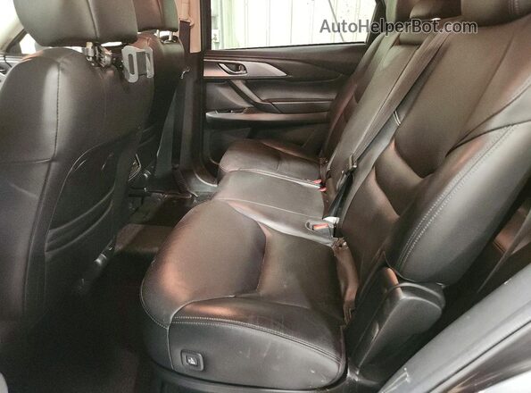 JM3TCBCY3L0420915 2020 MAZDA CX-9 Gray Widok wnętrza z tyłu