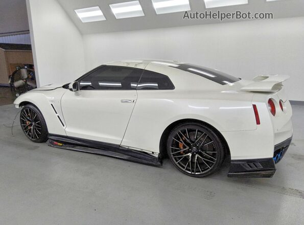 JN1AR5BF9MM160128 2021 NISSAN GT-R White Rear left